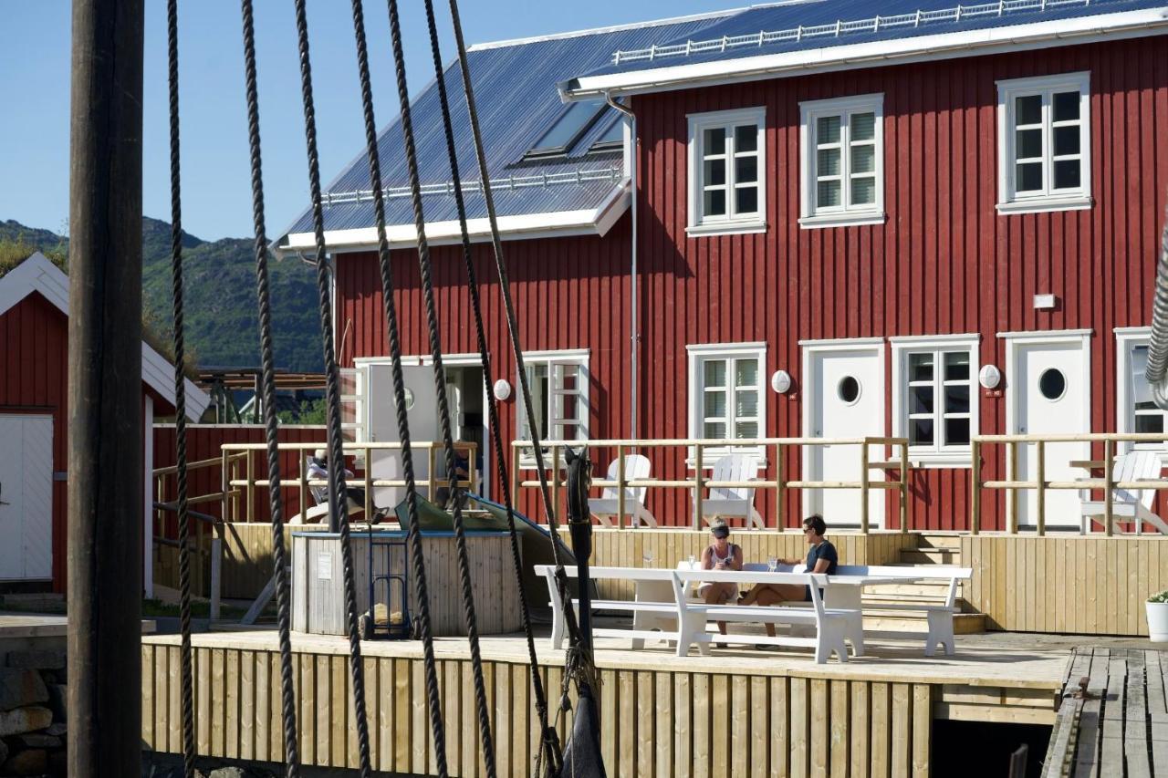 Hotel Solsiden Brygge Rorbuer Ballstad Exterior foto
